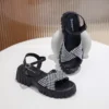 Dép sandal nữ quai chéo kẻ caro đế bằng