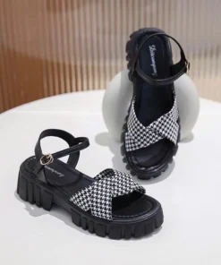 Dép sandal mới